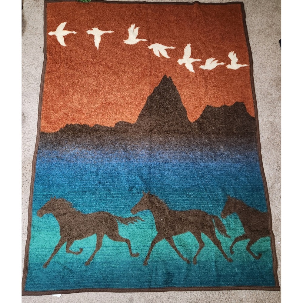 Biederlack of America Reversible Horse Throw Blanket 50x70 Southwestern USA Made